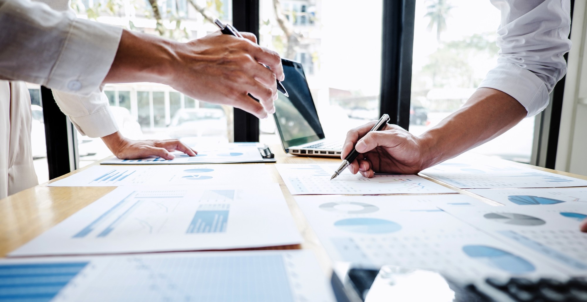 助力个人和企业快速发展